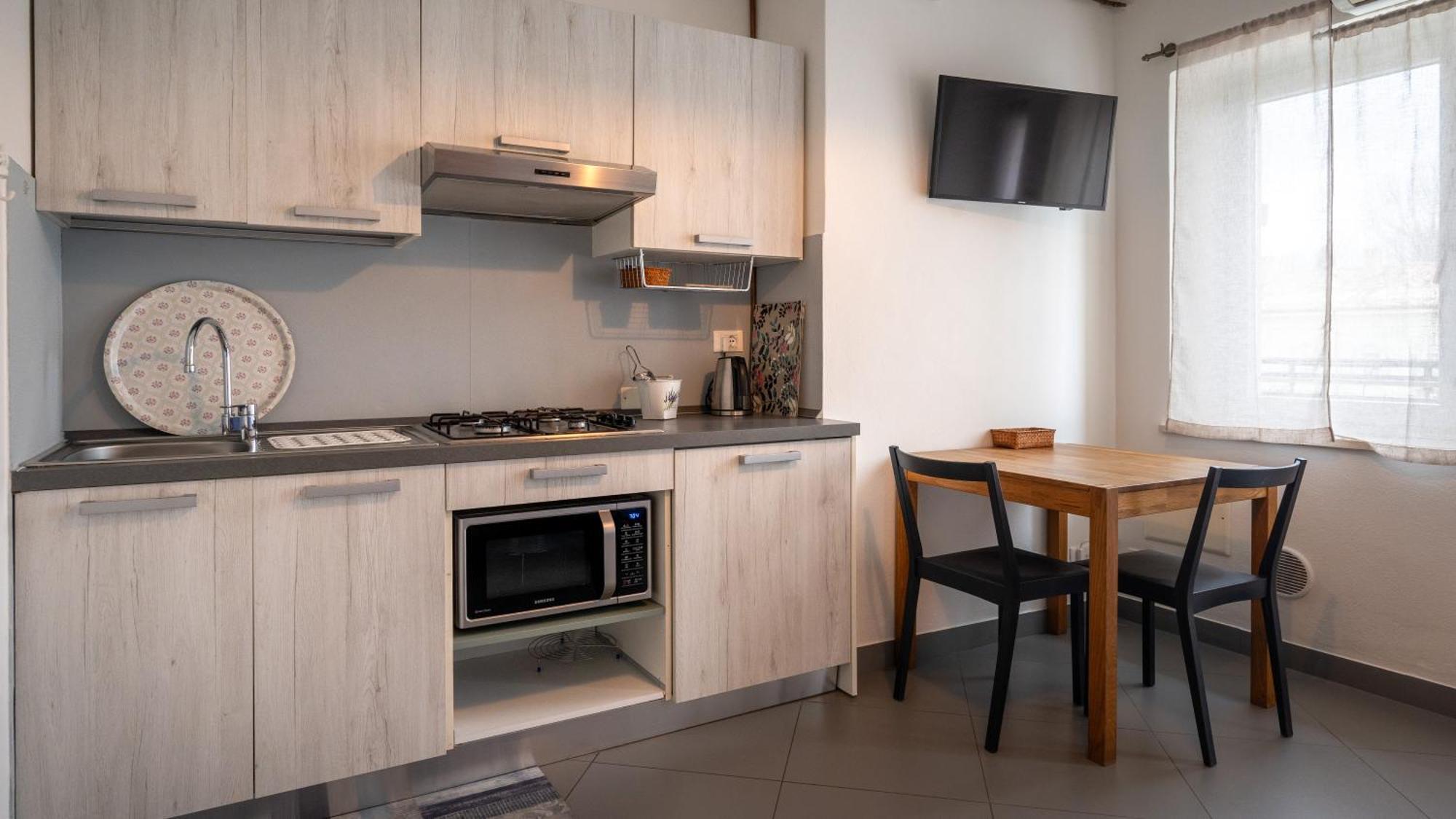 Fiori Sull'Acqua Apartments เปสเคียรา เดล การ์ดา ภายนอก รูปภาพ