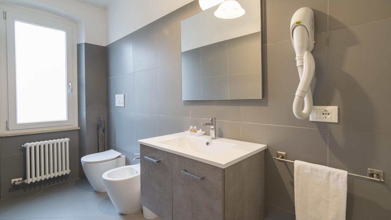 Fiori Sull'Acqua Apartments เปสเคียรา เดล การ์ดา ภายนอก รูปภาพ