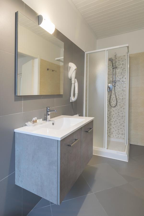 Fiori Sull'Acqua Apartments เปสเคียรา เดล การ์ดา ภายนอก รูปภาพ